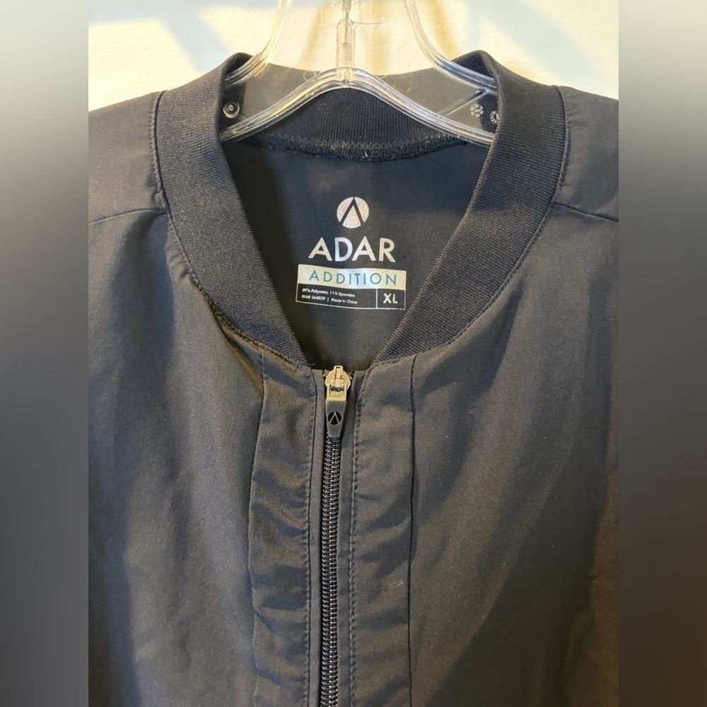 Adar Scrubs for Women Zippered Bomber Scrub Jacket size XL black - Picture 2 of 4
